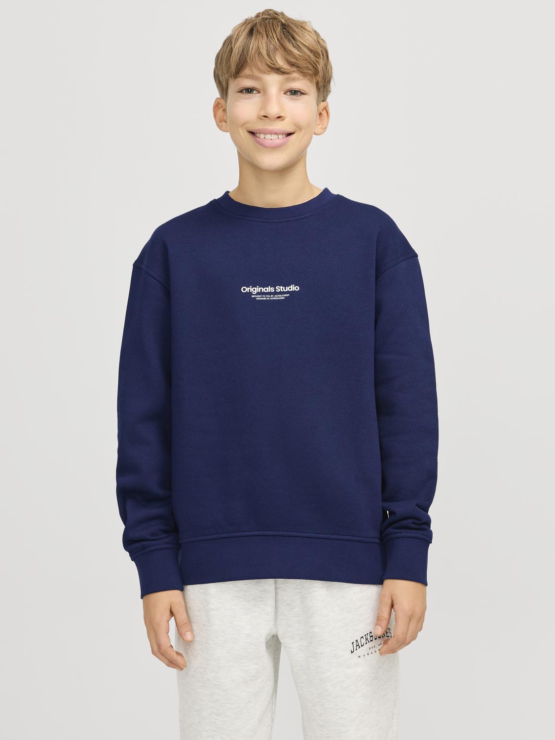 model_shot-front
